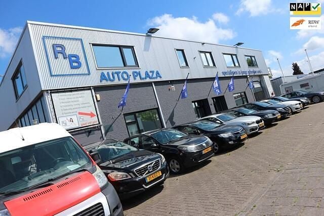 Grijs Gebruikt 2015 BMW 118 Sport Line Hatchback | € 5.000 (Goede deal) - Afbeelding 1/4