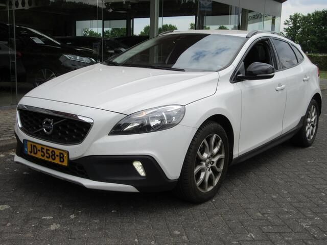 Wit Gebruikt 2016 Volvo V40 CC Momentum Stationwagen | € 14.745 (Eerlijke prijs) - Afbeelding 1/4
