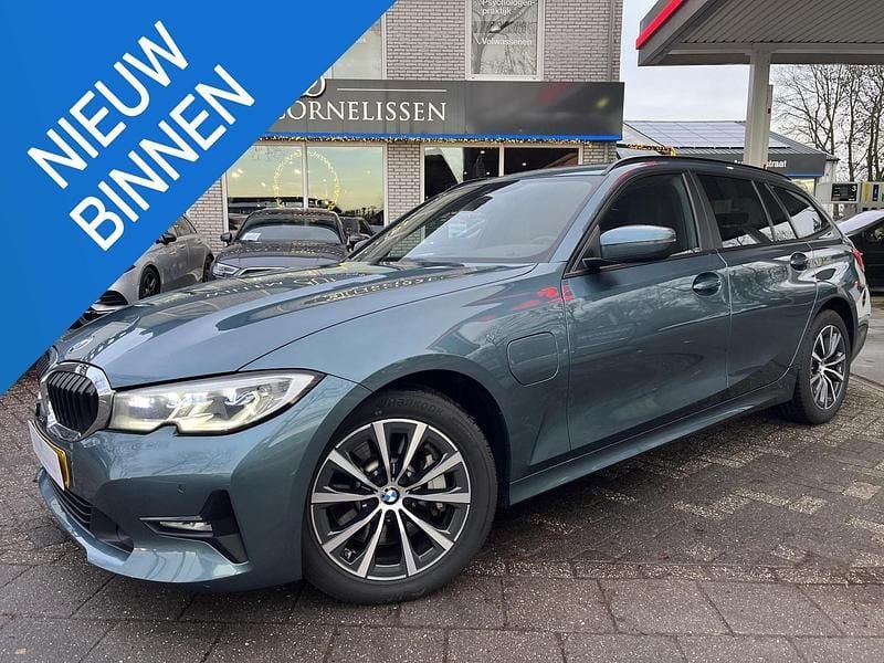 Blauw Gebruikt 2021 BMW 330 Executive Stationwagen | € 28.950 (Super prijs) - Afbeelding 1/4