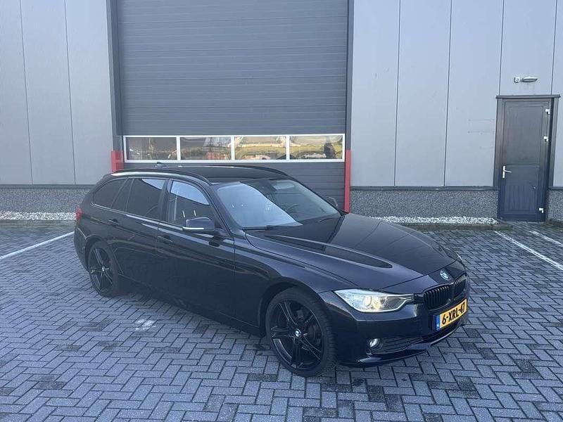 Zwart Gebruikt 2013 BMW 316 Executive Stationwagen | € 8.000 (Eerlijke prijs) - Afbeelding 1/4