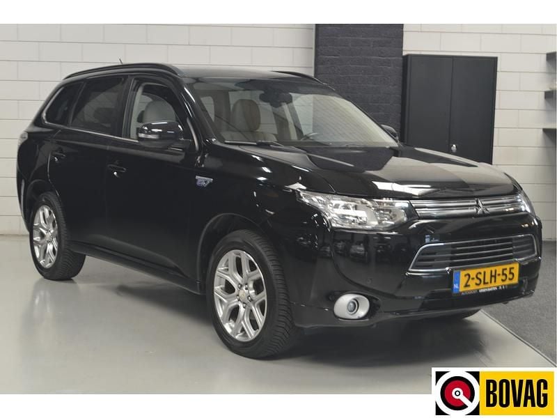 Zwart Gebruikt 2013 Mitsubishi Outlander P-HEV Instyle SUV | € 8.450 (Duur) - Afbeelding 1/4