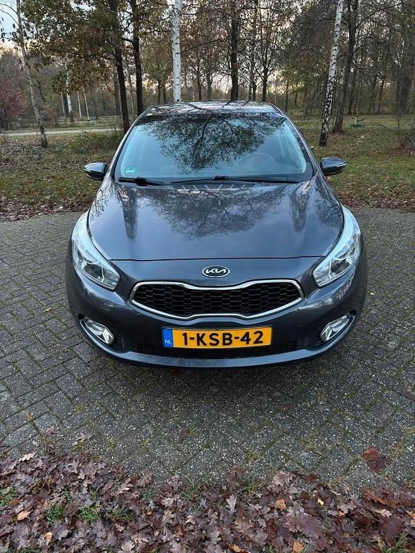 Gebruikt 2013 Kia Ceed Spirit Hatchback | € 5.800 (Goede deal) - Afbeelding 1/4