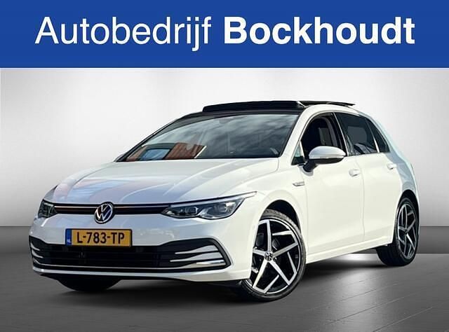 Wit Gebruikt 2020 VW Golf VIII Style Hatchback | € 20.900 (Eerlijke prijs) - Afbeelding 1/4