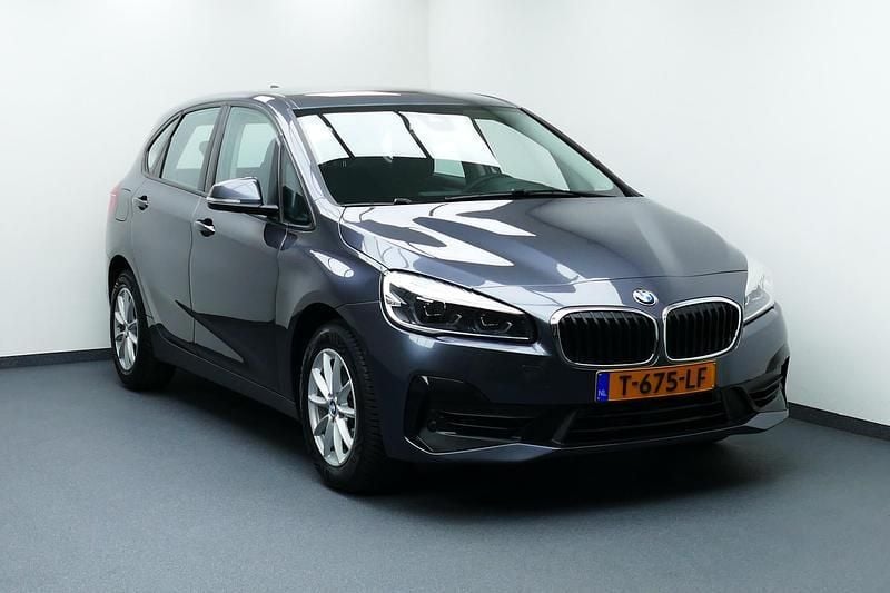 Grijs Gebruikt 2020 BMW 218 Stationwagen | € 25.444 (Eerlijke prijs) - Afbeelding 1/4