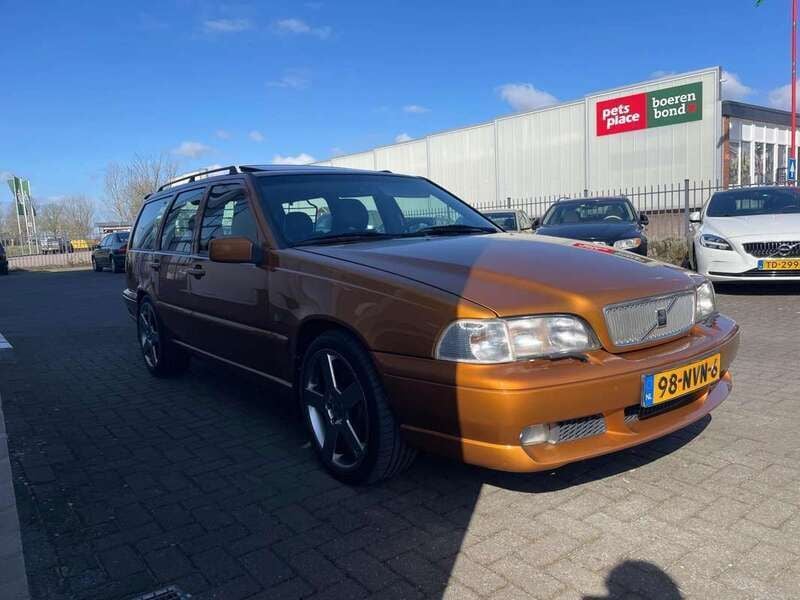 Occasion Volvo V70 239 PK (175 kW) 1997 Geel Stationwagen