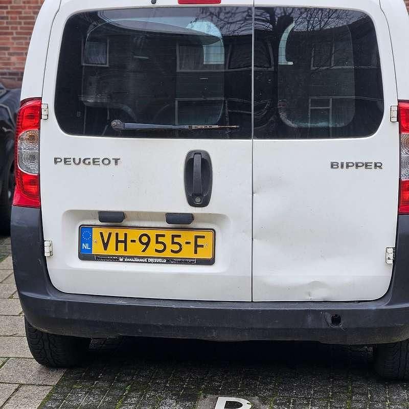 Wit Gebruikt 2009 Peugeot Bipper Van | € 500 (Super prijs) - Afbeelding 1/4