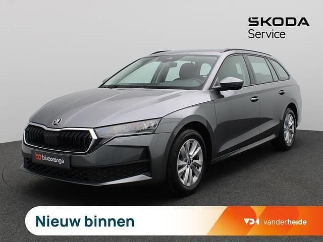 Grijs Occasion 2025 Skoda Octavia Stationwagen | € 29.900 (Eerlijke prijs) - Afbeelding 1/3