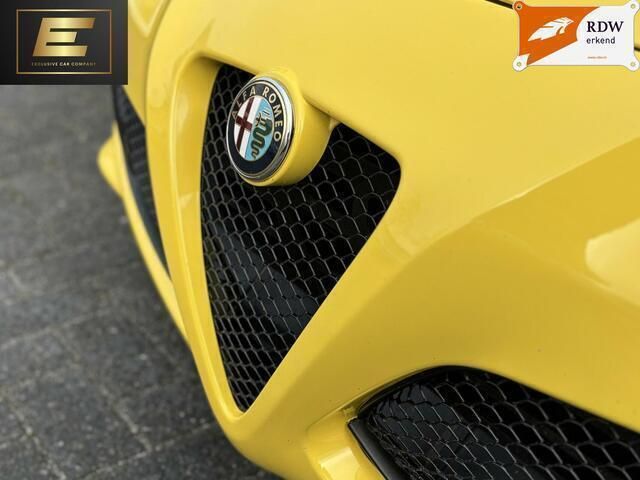 Geel Gebruikt 2016 Alfa Romeo 4C Spider Cabriolet | € 94.444 - Afbeelding 1/4