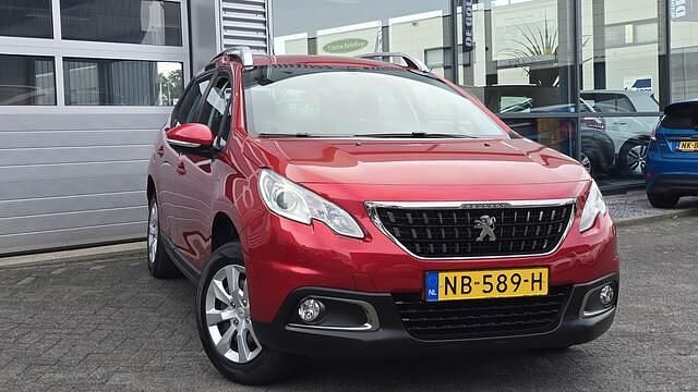 Rood Gebruikt 2017 Peugeot 2008 SUV | € 7.740 (Goede deal) - Afbeelding 1/4