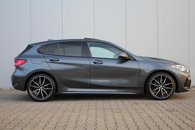 Occasion BMW 118 Executive 136 PK (100 kW) 2021 Grijs Hatchback