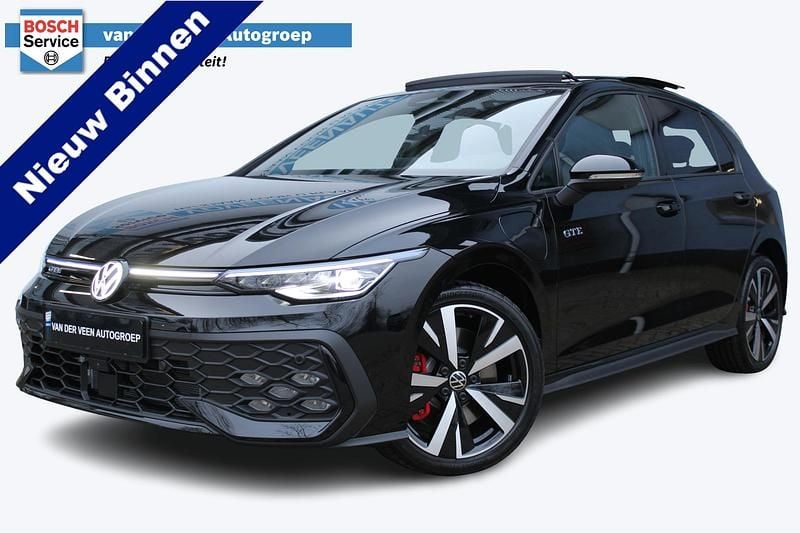 Zwart Nieuw 2026 VW Golf VIII GTE Hatchback | € 48.950 (Eerlijke prijs) - Afbeelding 1/4