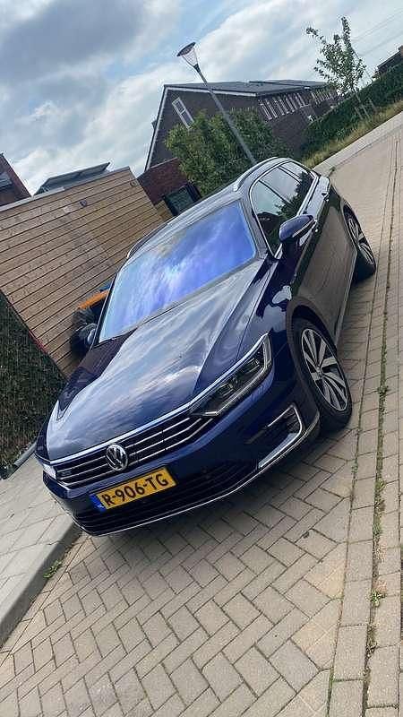 Blauw Occasion 2017 VW Passat Highline Stationwagen | € 17.500 (Eerlijke prijs) - Afbeelding 1/4