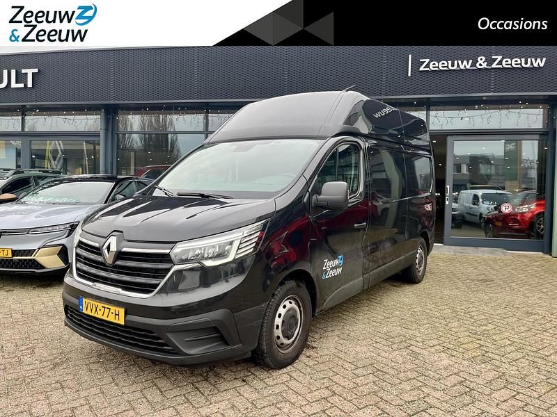 Midnightzwart d68 Gebruikt 2023 Renault Trafic Komfort MPV | € 22.935 - Afbeelding 1/4