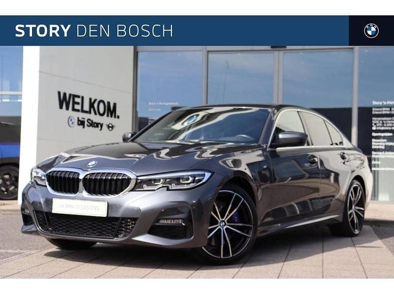 Grijs Gebruikt 2020 BMW 330e Executive Sedan | € 31.950 (Eerlijke prijs) - Afbeelding 1/4