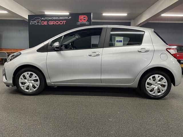 Occasion Toyota Yaris 112 PK (82 kW) 2017 Grijs Hatchback