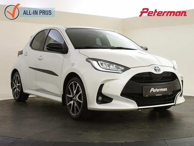 Wit Gebruikt 2022 Toyota Yaris Executive Hatchback | € 21.499 (Goede deal) - Afbeelding 1/4