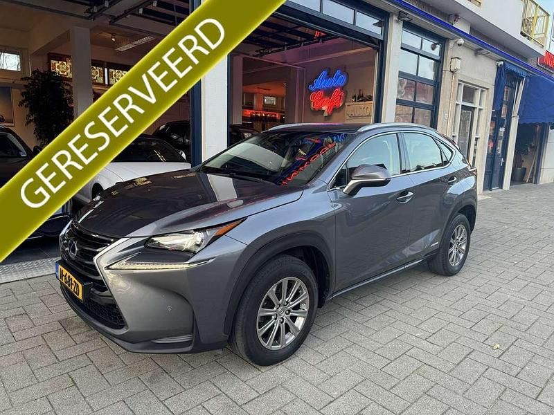 Grijs Gebruikt 2016 Lexus NX300h Business Edition SUV | € 18.950 (Goede deal) - Afbeelding 1/4