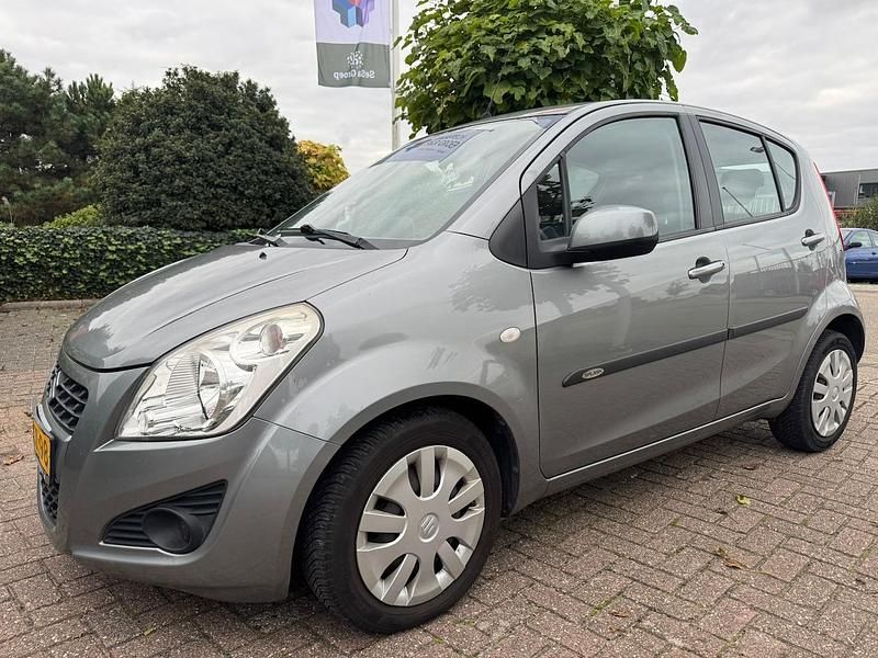 Grijs Gebruikt 2014 Suzuki Splash Comfort Hatchback | € 2.450 (Goede deal) - Afbeelding 1/4