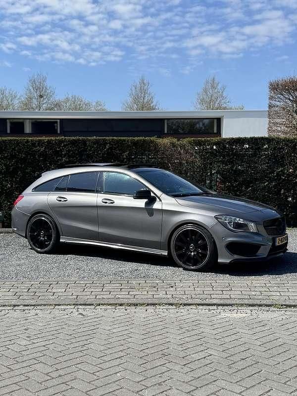 Grijs Gebruikt 2015 Mercedes CLA180 OrangeArt Edition Sedan | € 17.995 (Eerlijke prijs) - Afbeelding 1/4