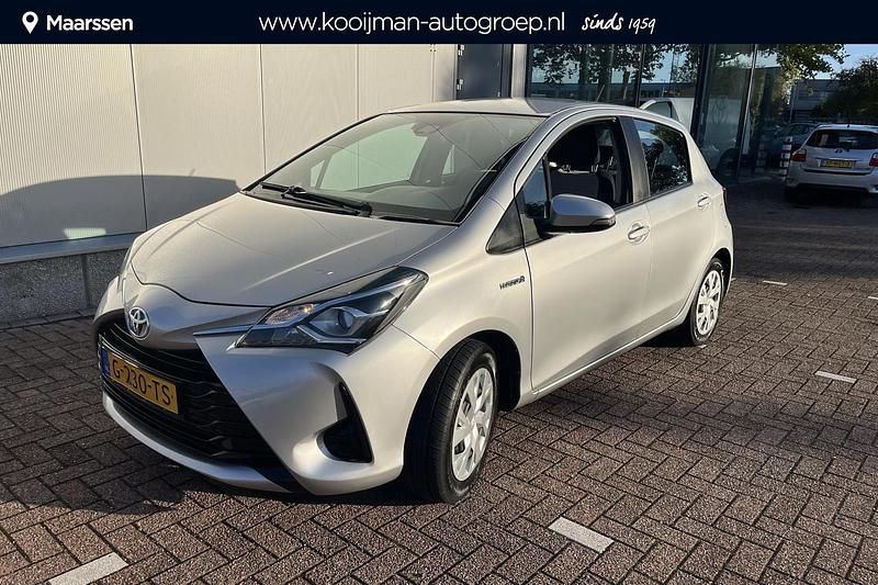 Grijs Gebruikt 2019 Toyota Yaris Hybrid Active Hatchback | € 16.000 (Eerlijke prijs) - Afbeelding 1/4