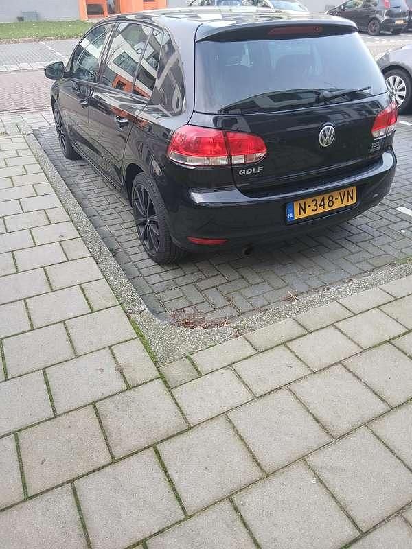 Zwart Gebruikt 2011 VW Golf VI Comfortline Hatchback | € 3.750 (Iets duurder) - Afbeelding 1/4