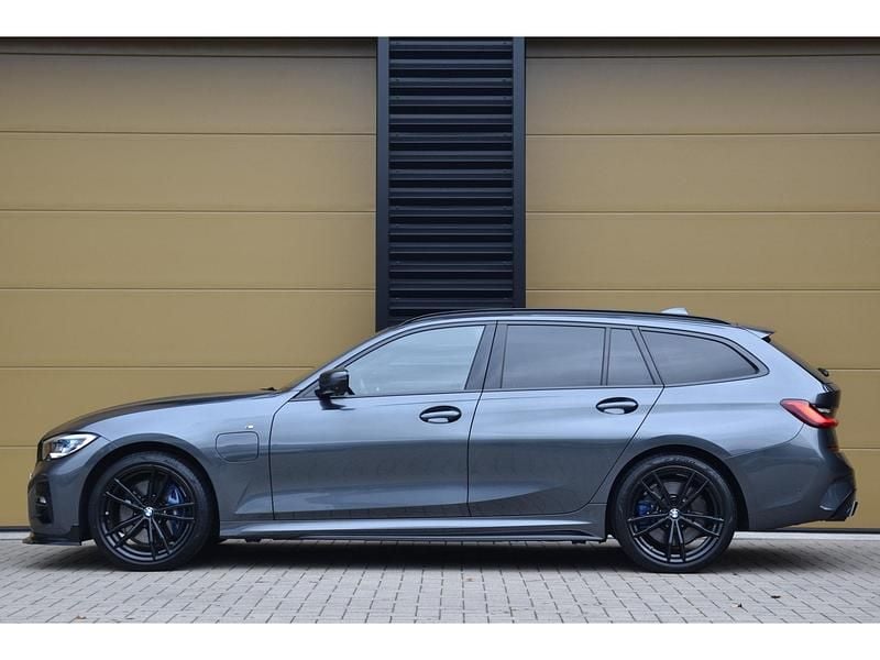 Occasion BMW 330 Executive 184 PK (135 kW) 2020 Grijs Stationwagen