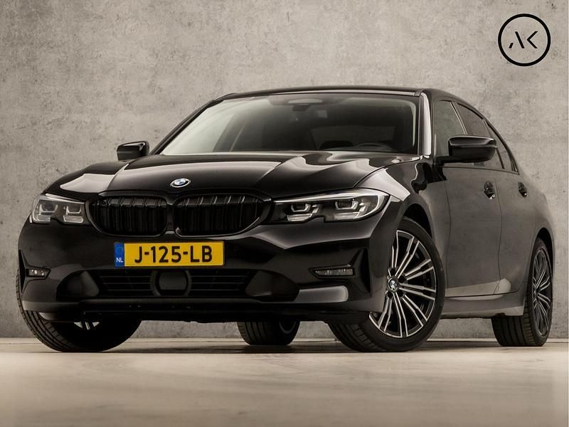 Zwart Gebruikt 2019 BMW 320 Executive Sedan | € 26.445 (Eerlijke prijs) - Afbeelding 1/4