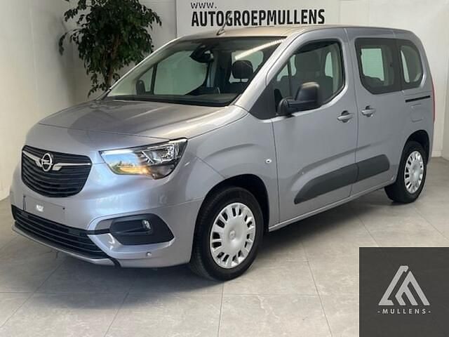 Grijs Gebruikt 2022 Opel Combo Life MPV | € 21.450 - Afbeelding 1/4