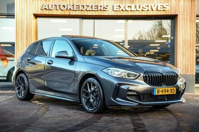 Grijs Gebruikt 2019 BMW 120 Executive Hatchback | € 24.900 (Eerlijke prijs) - Afbeelding 1/4