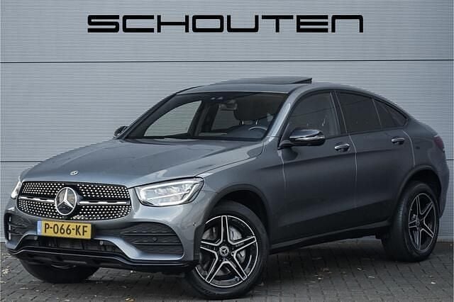 Grijs Gebruikt 2022 Mercedes GLC300 Business Coupé | € 46.900 (Super prijs) - Afbeelding 1/3