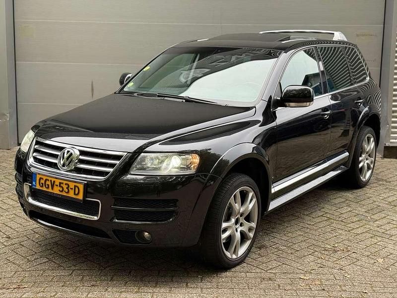 Zwart Gebruikt 2006 VW Touareg Executive SUV | € 17.449 - Afbeelding 1/4