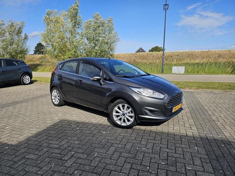 Hatchback Gebruikt 2015 Ford Fiesta Titanium Hatchback | € 9.950 (Iets duurder) - Afbeelding 1/4