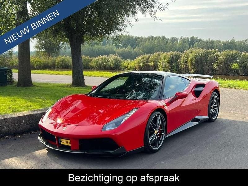 Rood Gebruikt 2015 Ferrari 488 Coupé | € 237.500 - Afbeelding 1/4