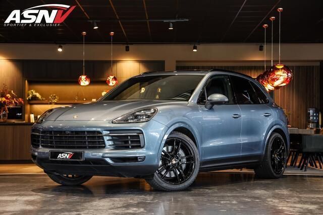 Blauw Gebruikt 2017 Porsche Cayenne Turbo Chrono SUV | € 64.945 - Afbeelding 1/4