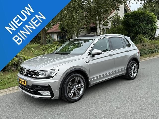 Grijs Gebruikt 2017 VW Tiguan R SUV | € 24.995 (Iets duurder) - Afbeelding 1/4