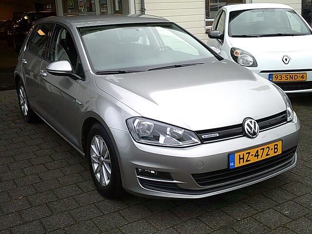 Grijs Gebruikt 2016 VW Golf VII Trendline Hatchback | € 12.950 (Eerlijke prijs) - Afbeelding 1/3