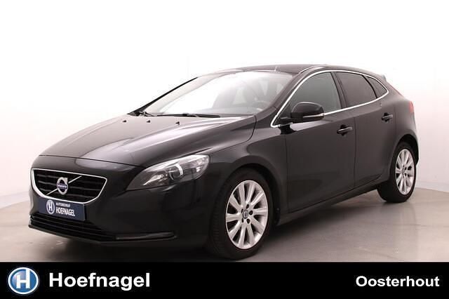 Zwart Gebruikt 2016 Volvo V40 Momentum Stationwagen | € 16.400 (Iets duurder) - Afbeelding 1/4