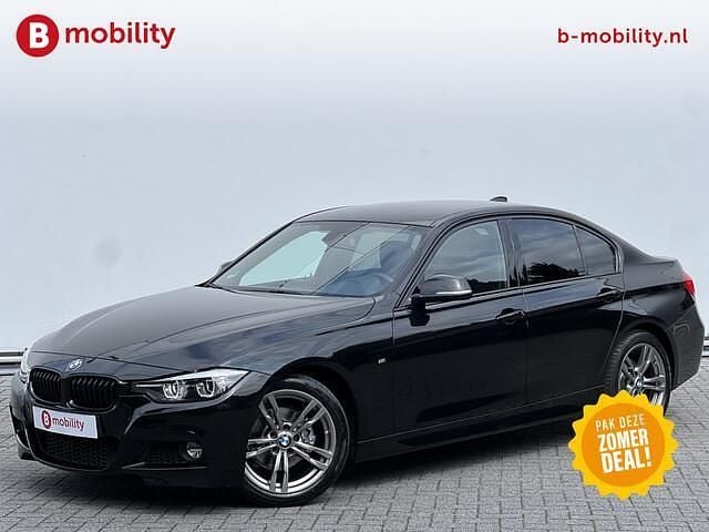 Zwart Gebruikt 2018 BMW 318 Executive Sedan | € 19.495 (Eerlijke prijs) - Afbeelding 1/3