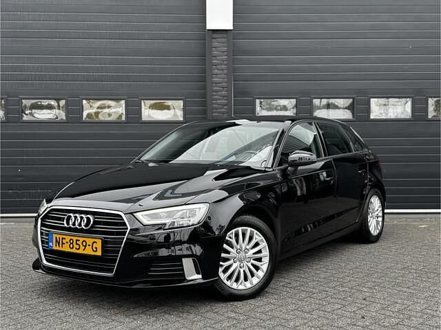 Zwart Gebruikt 2017 Audi A3 Sportback Sport Hatchback | € 15.900 (Goede deal) - Afbeelding 1/4