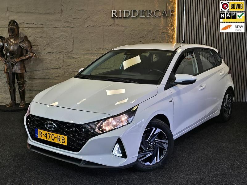 Wit Gebruikt 2022 Hyundai i20 Comfort Hatchback | € 17.499 (Eerlijke prijs) - Afbeelding 1/4