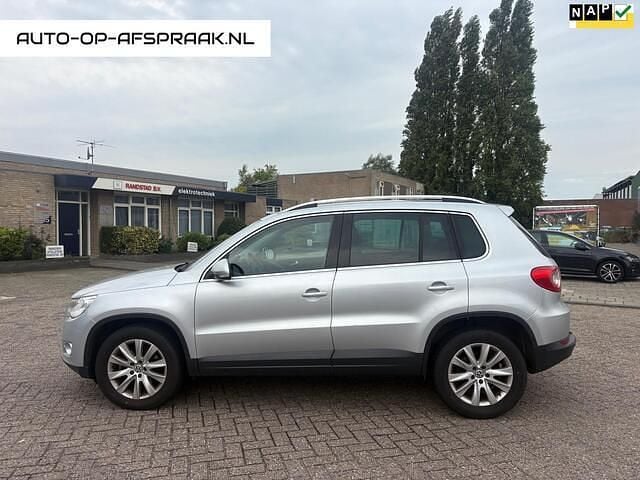 Grijs Gebruikt 2008 VW Tiguan Sport SUV | € 3.988 (Goede deal) - Afbeelding 1/4