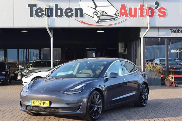 Grijs Occasion 2019 Tesla Model 3 Long Range AWD Sedan | € 14.485 (Goede deal) - Afbeelding 1/4