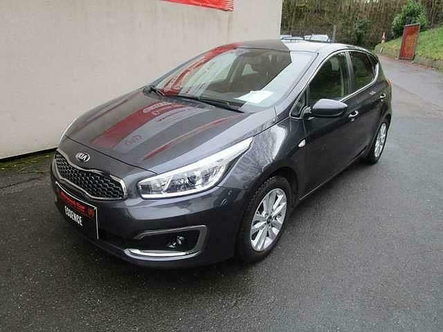 Grijs Occasion 2018 Kia Ceed Hatchback | € 13.990 (Eerlijke prijs) - Afbeelding 1/4