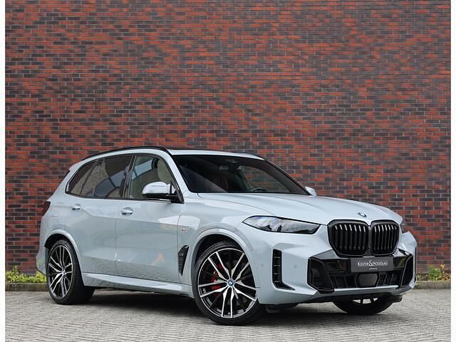 Grijs Gebruikt 2023 BMW X5 Comfort Edition SUV | € 97.950 (Eerlijke prijs) - Afbeelding 1/4