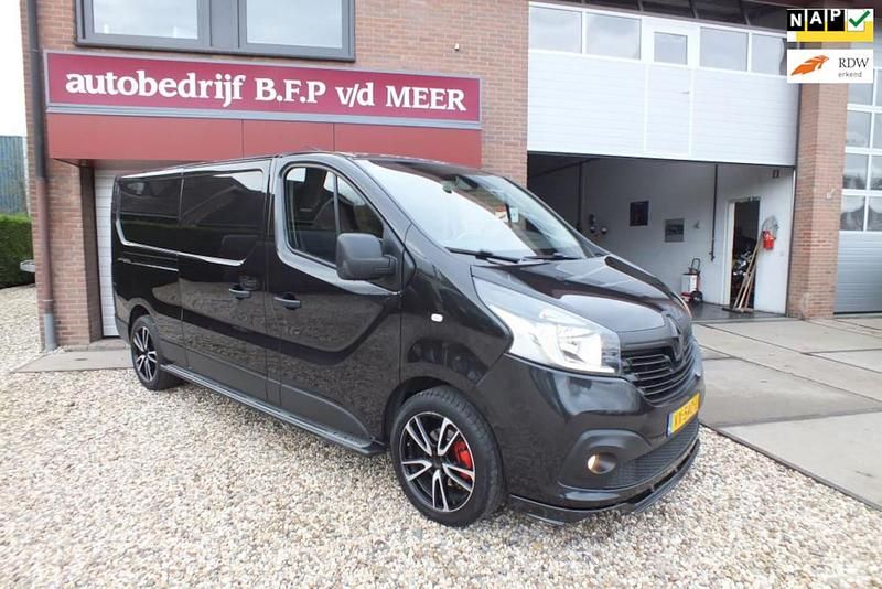 Zwart Gebruikt 2016 Renault Trafic Komfort MPV | € 7.750 (Eerlijke prijs) - Afbeelding 1/4