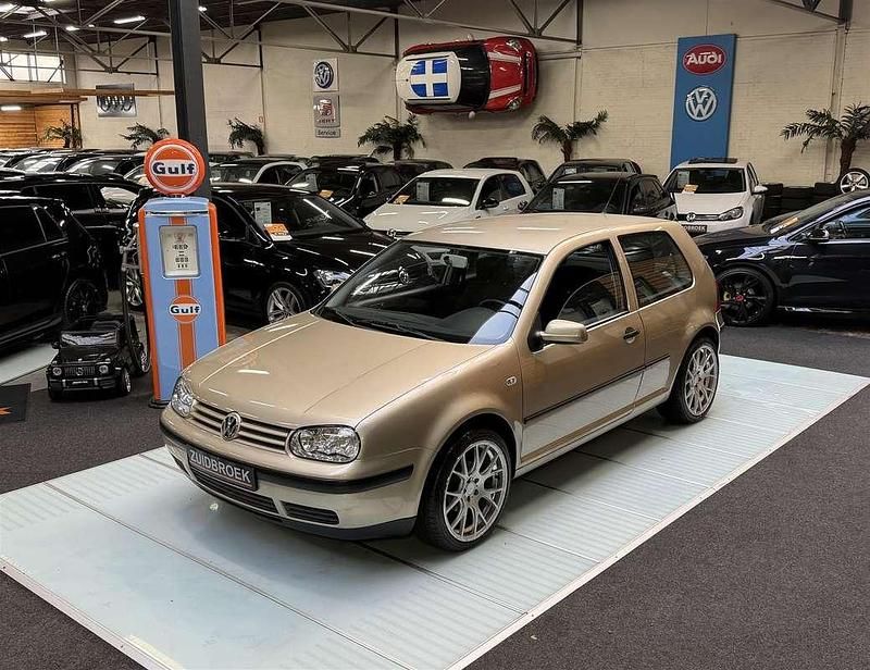 Occasion VW Golf IV 105 PK (77 kW) 2001 Goud Hatchback