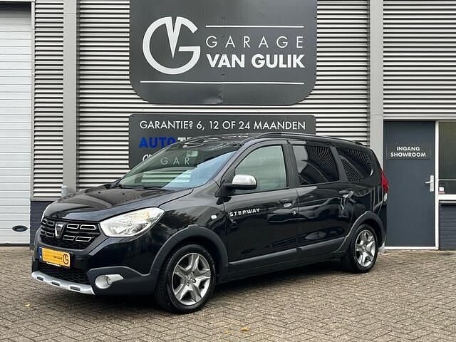 Zwart Gebruikt 2018 Dacia Lodgy Stepway MPV | € 13.495 (Iets duurder) - Afbeelding 1/3