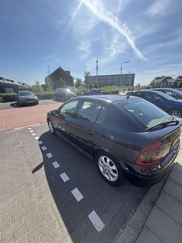 Gebruikt 2004 Opel Astra Njoy Sedan | € 1.500 (Eerlijke prijs) - Afbeelding 1/4