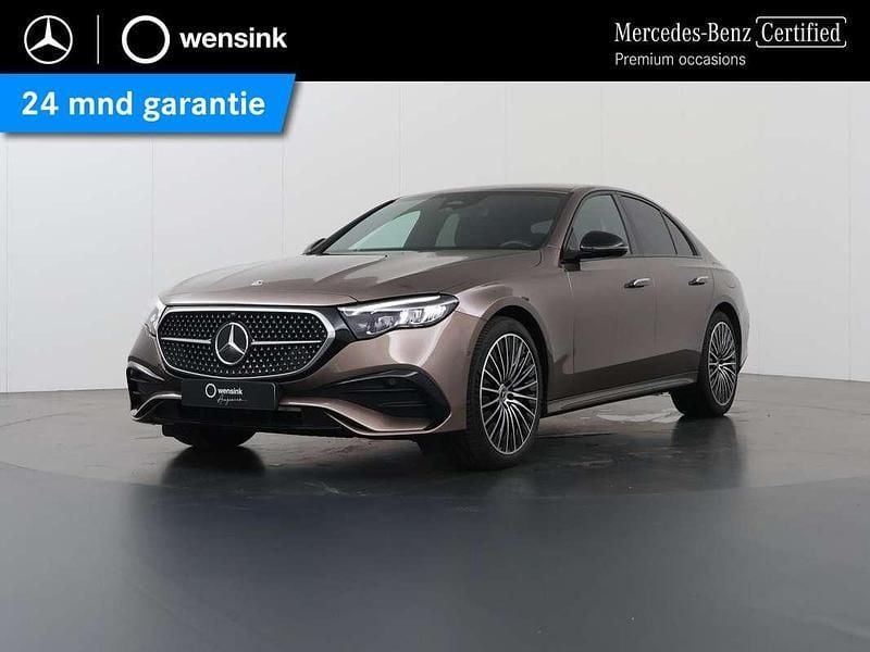 Bruin Gebruikt 2024 Mercedes E300 AMG line Sedan | € 59.850 (Goede deal) - Afbeelding 1/4