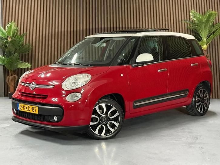 Rood Gebruikt 2013 Fiat 500L Lounge MPV | € 4.499 (Eerlijke prijs) - Afbeelding 1/4